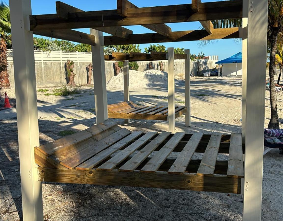 Studio Le Titoune Acces Plage St-Francois Avec Reservoir D'Eau Automatique Saint-Francois  Exterior foto